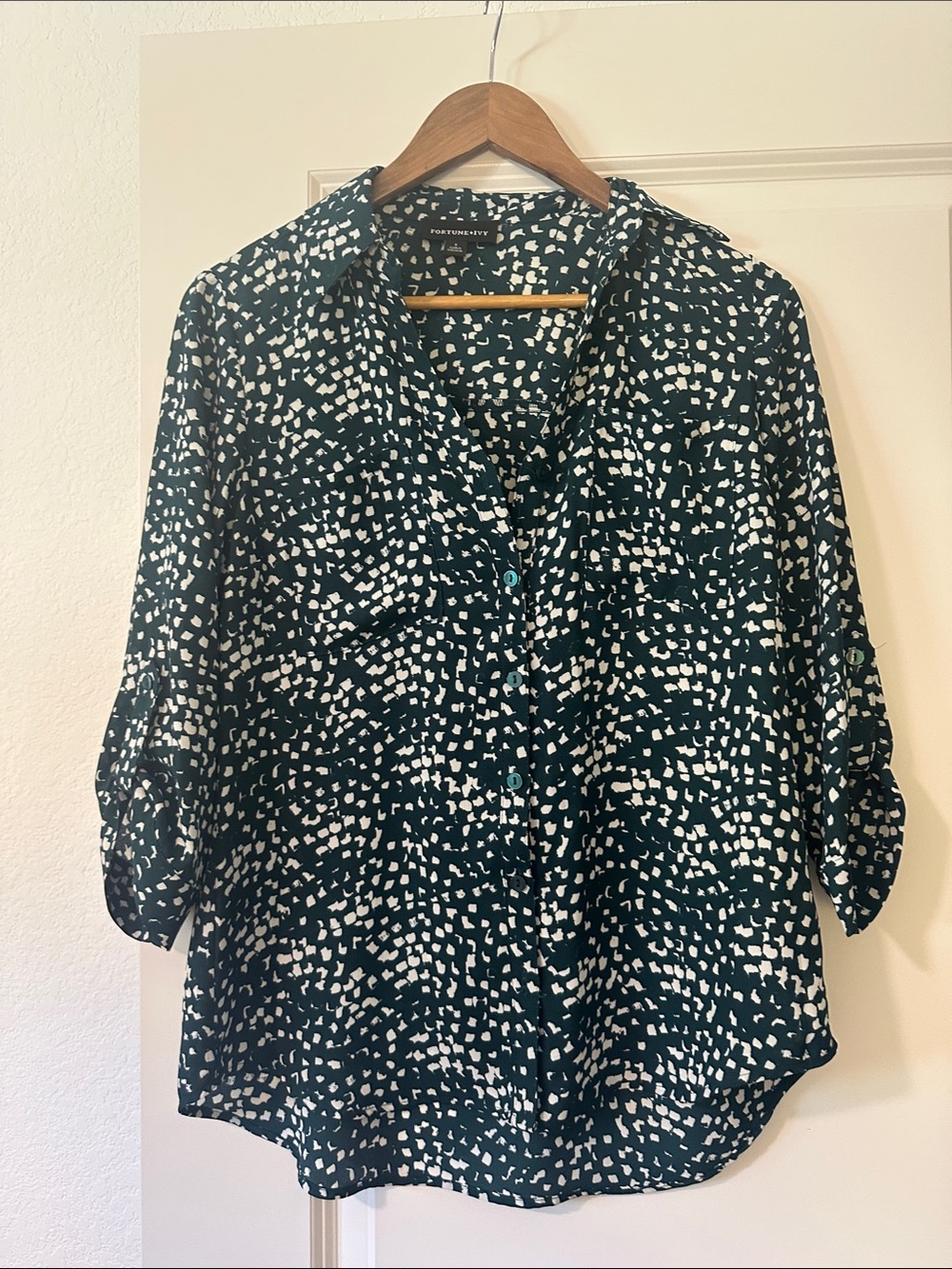Fortune + Ivy Green and White Printed Button-Down Blouse